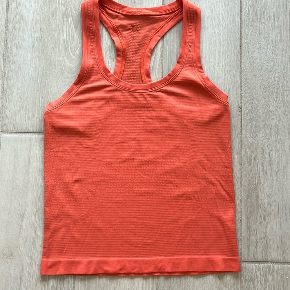 Lululemon tank size 2